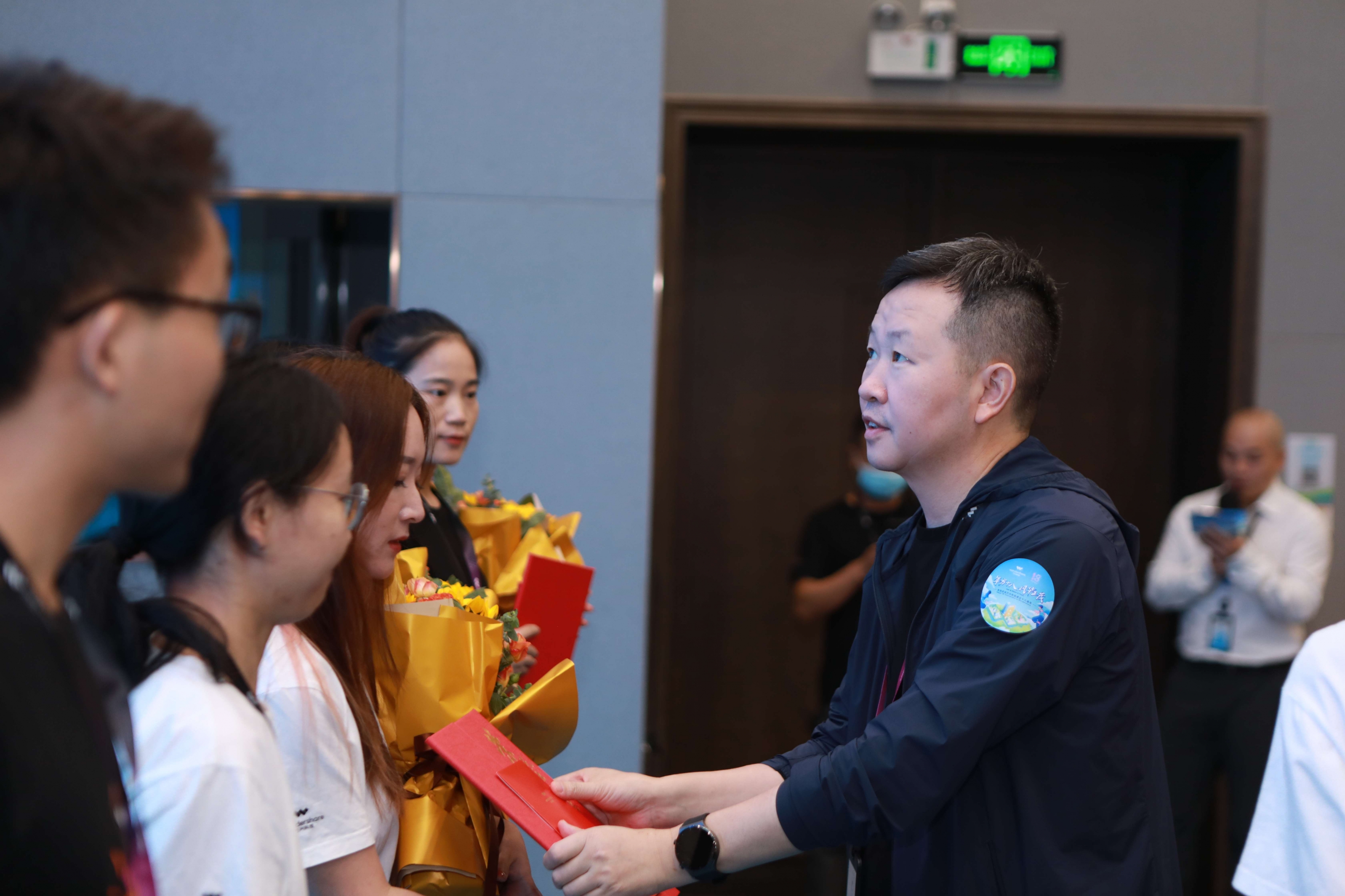 18%E5%91%A8%E5%B9%B4%E5%BA%863